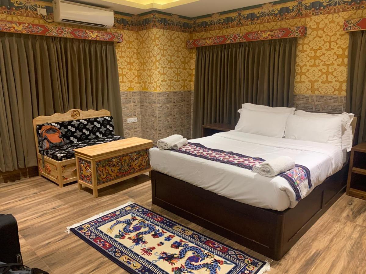 White Dragon Hotel Punakha Exterior foto